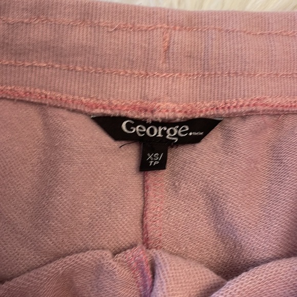 2 pairs of lounge shorts with pockets - Picture 6 of 7